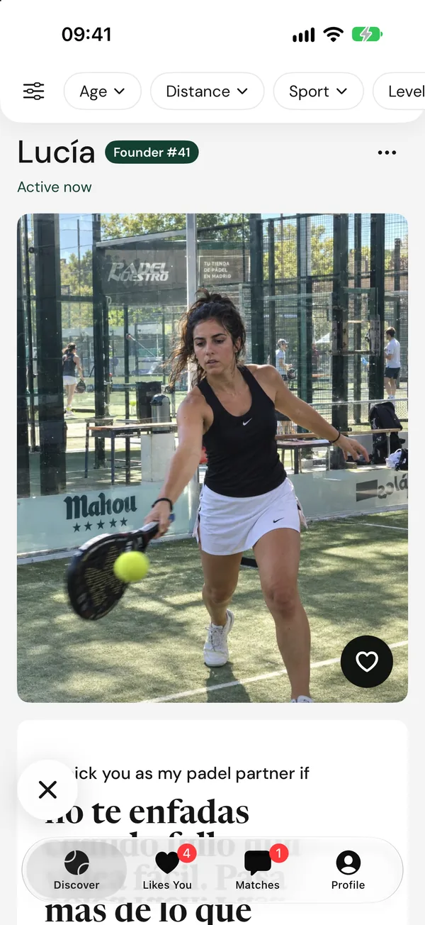 Lucía's profile on Pista: playing padel, with her sports and level.