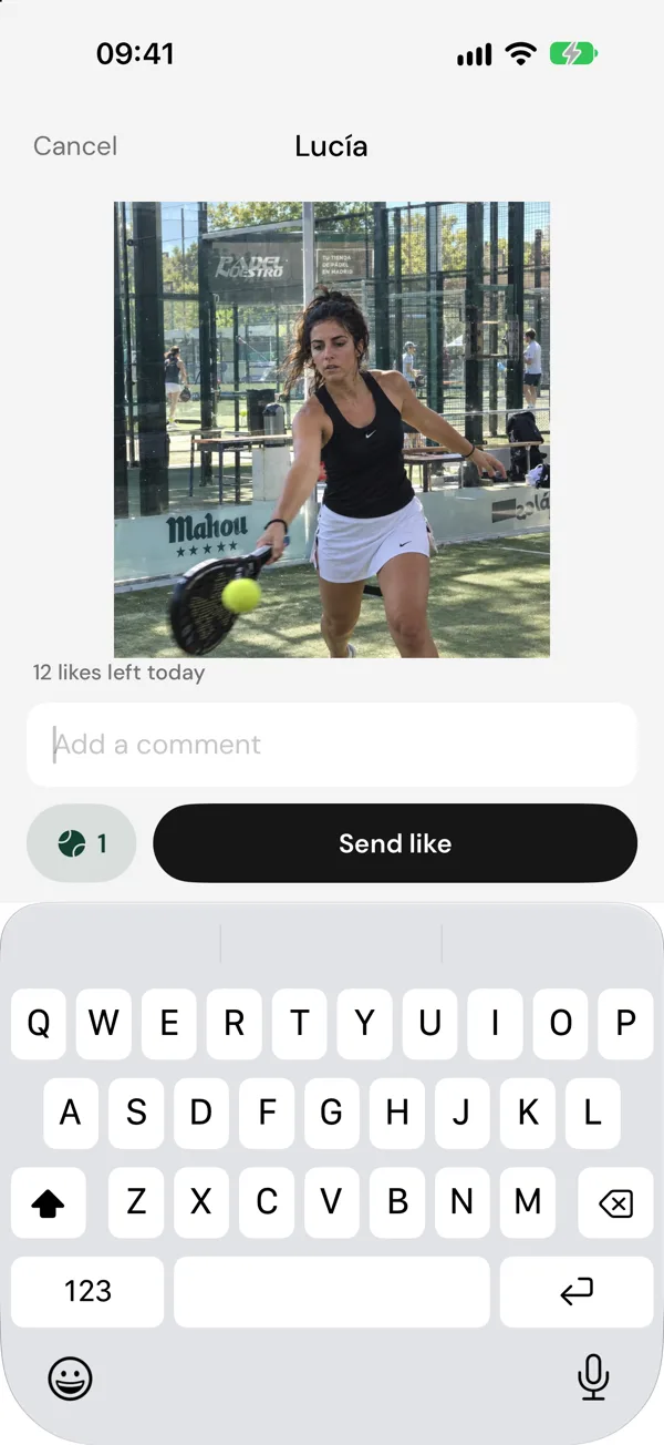 Sending a like with a comment on a photo in Pista.